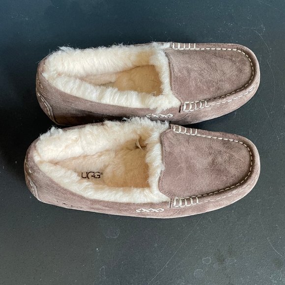 Ugg Ainsley Gray Suede Mocassin Loafers 6 - Picture 1 of 6